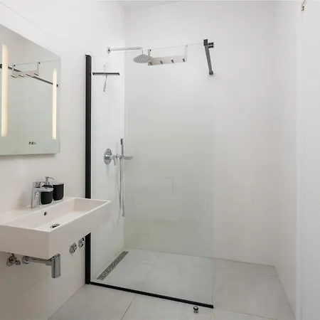 Penthouse Seaview Emilia *