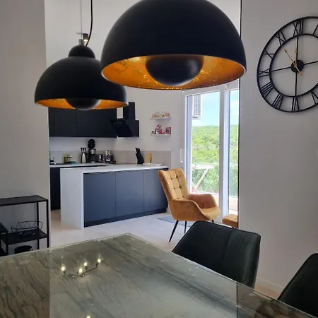 Apartamento Penthouse Seaview Emilia *