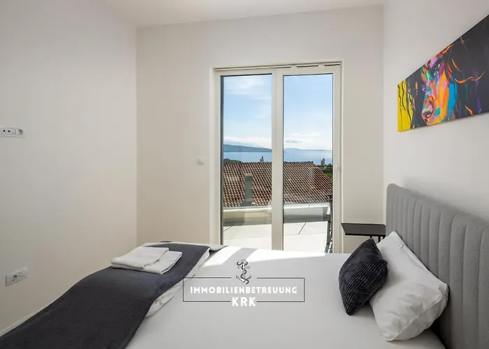 Penthouse Seaview Emilia *