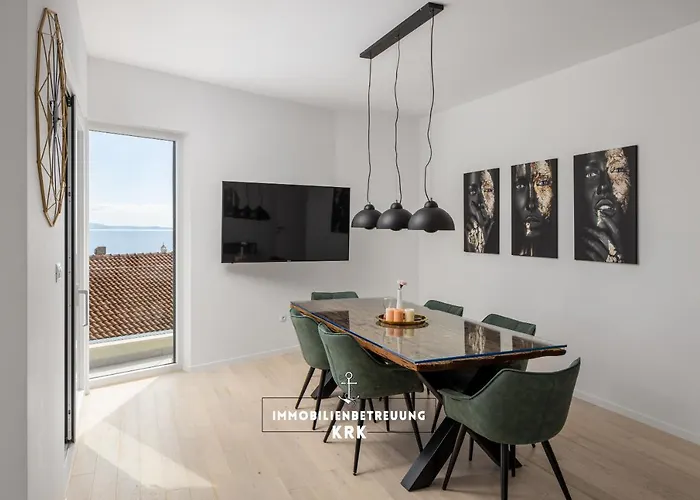 Penthouse Seaview Emilia * קרק