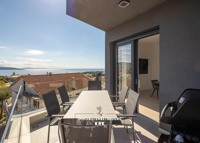 Penthouse Seaview Emilia *