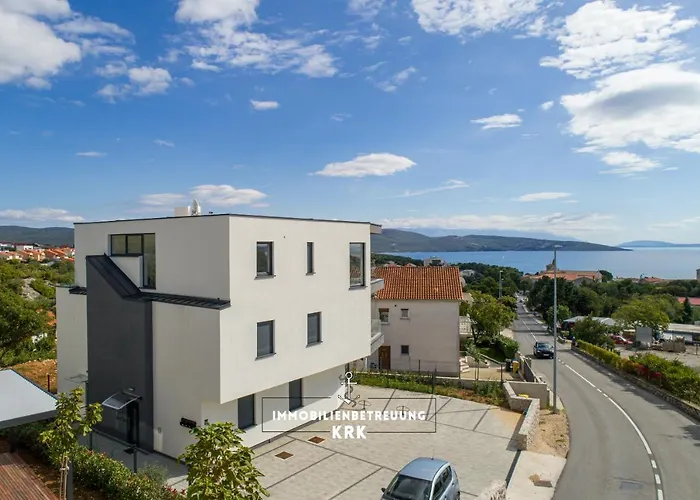Penthouse Seaview Emilia