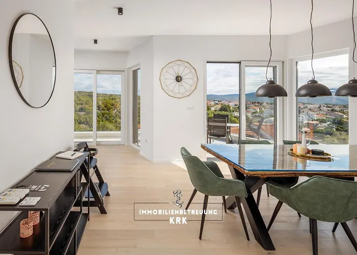 Penthouse Seaview Emilia *