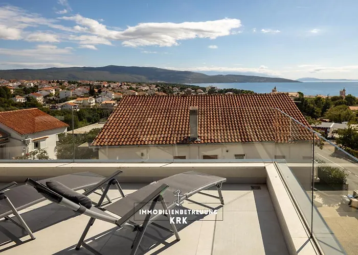 Penthouse Seaview Emilia *