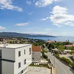Apartamento Penthouse Seaview Emilia *