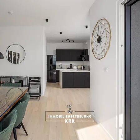 Penthouse Seaview Emilia *